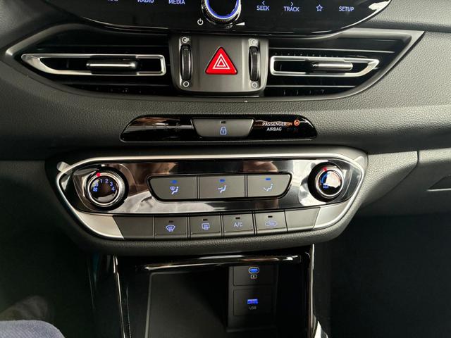 Hyundai i30 Kombi Comfort 1.5 GDI / Navi Tempomat Shz Vorne + Lenkrad heizung LED ALU 16'' 