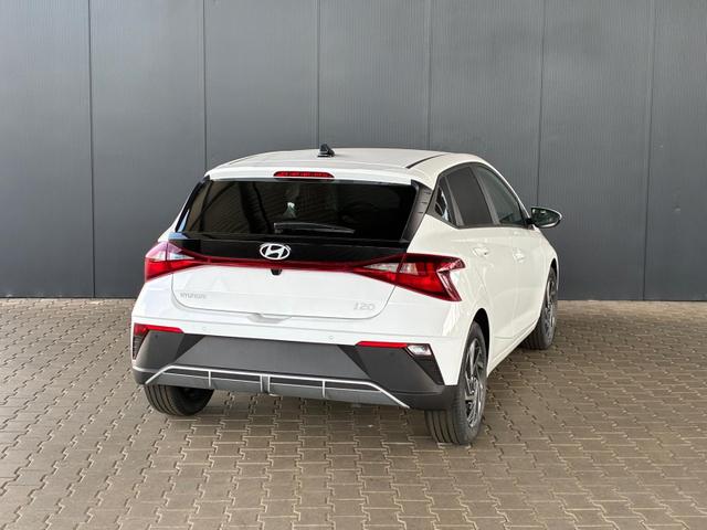 Hyundai i20 Pure 1.2 MPI / Navi PDC Hinten + Kamera Abgedunkelte Scheiben Tempomat Alu 16" 