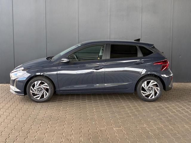 Hyundai i20 Pure 1.2 MPI / Navi PDC Hinten + Kamera Abgedunkelte Scheiben Tempomat Alu 16" 