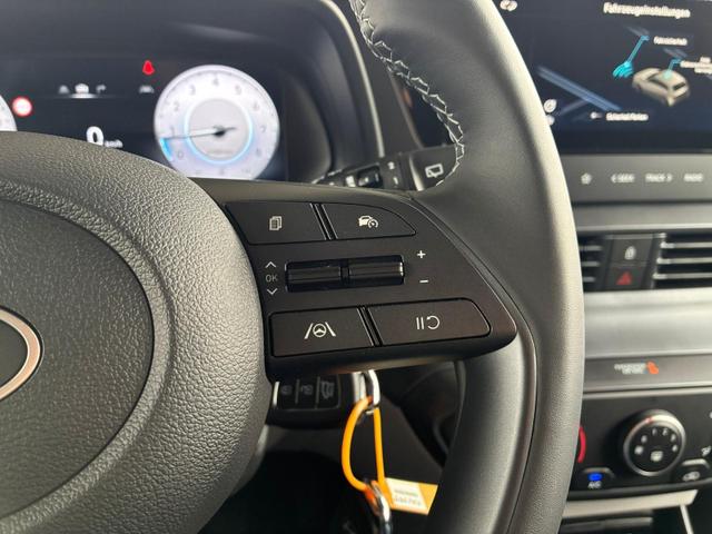 Hyundai i20 Pure 1.2 MPI / Navi PDC Hinten + Kamera Abgedunkelte Scheiben Tempomat Alu 16" 