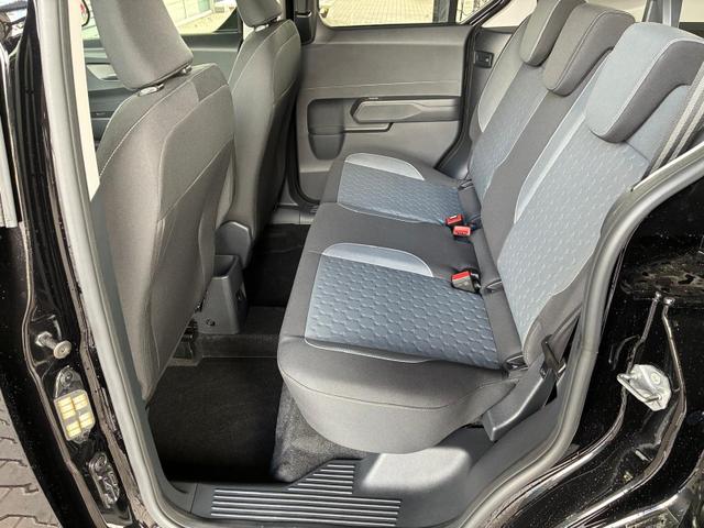 Ford Focus Titanium 1.0 Ecoboost AT / PDC V.&H. m. Kamera Privacy 5-Jahre Garantie Alu 16" 