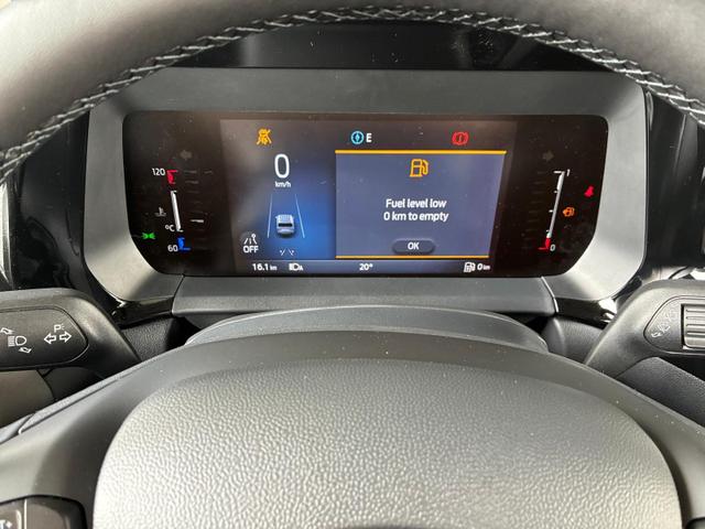 Ford Focus Titanium 1.0 Ecoboost AT / PDC V.&H. m. Kamera Privacy 5-Jahre Garantie Alu 16" 