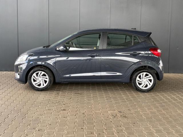 Hyundai i10 4-Sitzer Pure 1,0 Navi/ Einparkhilfe hinten + Kamera/ Front Assist 