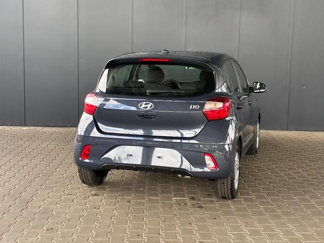 Hyundai i10 4-Sitzer Pure 1,0 Navi/ Einparkhilfe hinten + Kamera/ Front Assist 