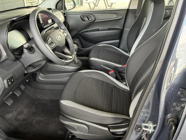 Hyundai i10 4-Sitzer Pure 1,0 Navi/ Einparkhilfe hinten + Kamera/ Front Assist 