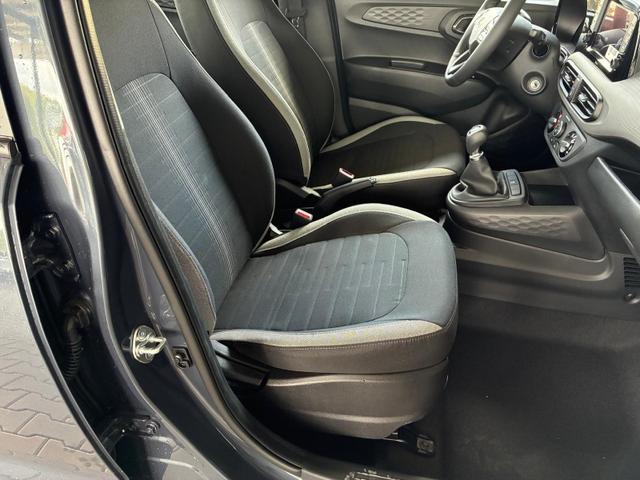 Hyundai i10 4-Sitzer Pure 1,0 Navi/ Einparkhilfe hinten + Kamera/ Front Assist 