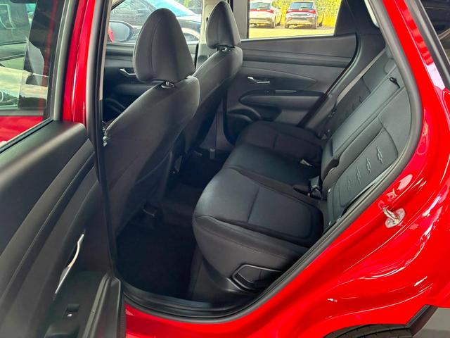 Hyundai TUCSON NX4 Pure 1.6 T-GDI 2WD 48V / Sitz + Lenkradheiz. LED Tempomat Alu 17" 