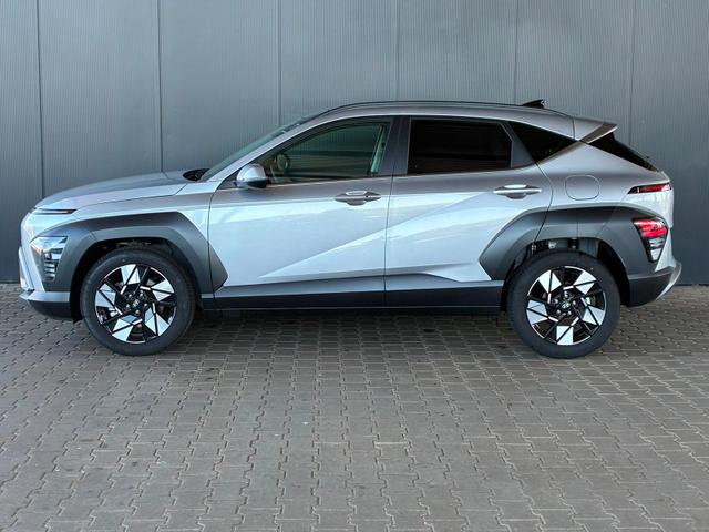 Hyundai KONA Comfort Plus 1.6 T-GDI DCT 4WD / Navi ACC Keyless Sitz + Lenkradheiz. Schiebedach LED Alu 18" 