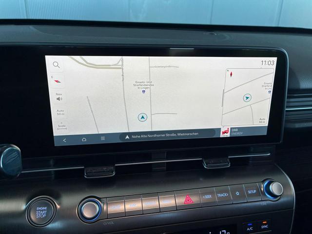 Hyundai KONA Comfort Plus 1.6 T-GDI DCT 4WD / Navi ACC Keyless Sitz + Lenkradheiz. Schiebedach LED Alu 18" 