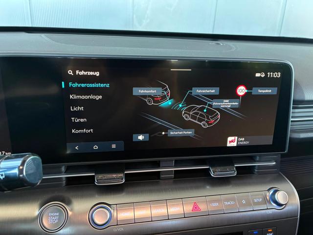 Hyundai KONA Comfort Plus 1.6 T-GDI DCT 4WD / Navi ACC Keyless Sitz + Lenkradheiz. Schiebedach LED Alu 18" 