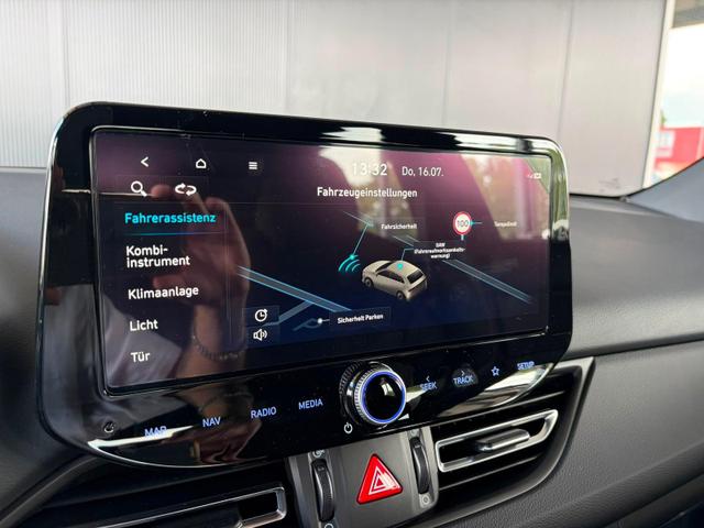 Hyundai i30 Kombi N-Line 1.5 T-GDI 48V / Navi PDC V&H + Kamera Sitz Lenkradheizung LED Alu 18" 