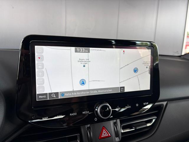 Hyundai i30 Kombi Comfort Plus 1.0 TGDI DCT/ Navi / Sitz + Lenkradheizung PDC V&H Kamera LED Alu 17" 