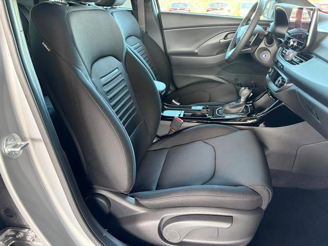 Hyundai i30 Kombi Comfort Plus 1.0 TGDI DCT Navi / Adaptiver Tempomat/ Totwinkel Assistent/ Alu 17" 