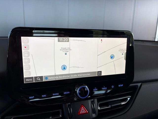Hyundai i30 Kombi Comfort Plus 1.0 TGDI DCT Navi / Adaptiver Tempomat/ Totwinkel Assistent/ Alu 17" 