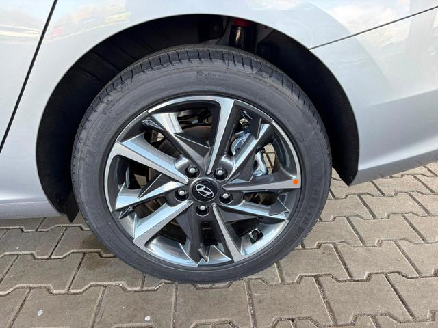 Hyundai i30 Kombi Comfort Plus 1.0 T-GDI DCT Navi/ Totwinkel Assistent/ PDC V&H + Kamera/ Alu 17" 