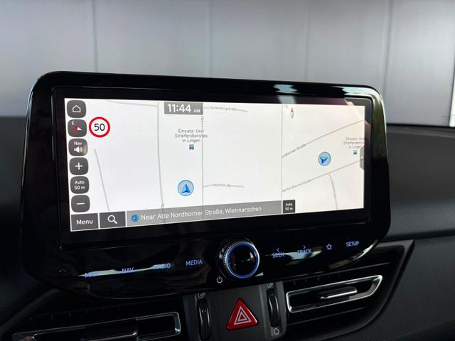 Hyundai i30 Kombi Comfort Plus 1.0 T-GDI DCT Navi/ Totwinkel Assistent/ PDC V&H + Kamera/ Alu 17" 