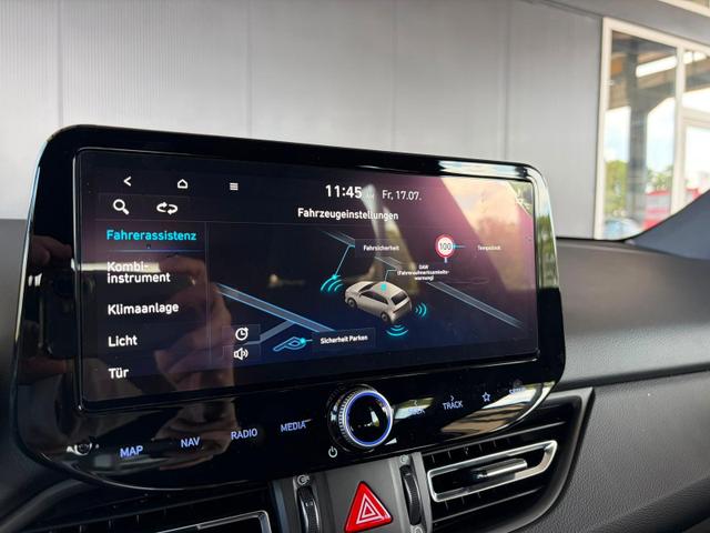 Hyundai i30 Kombi Comfort Plus 1.0 T-GDI DCT Navi/ Totwinkel Assistent/ PDC V&H + Kamera/ Alu 17" 