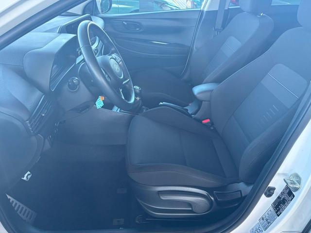 Hyundai BAYON Comfort 1.2 GDI 79 PS 5MT / LED Tempomat Navi R&uuml;ckfahrkamera Alu 16" 