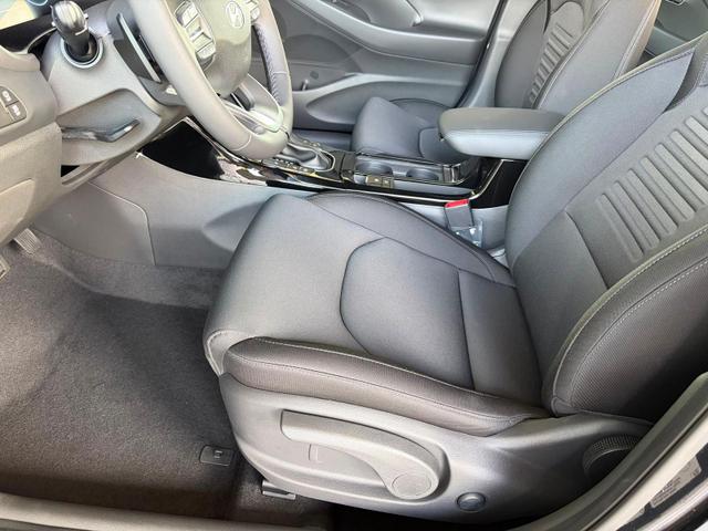 Hyundai i30 Kombi Comfort Plus Navi / ACC Totwinkel Assistent/ PDC V&H + Kamera/ Alu 17" 