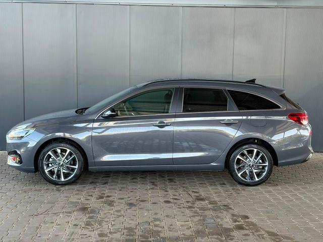 Hyundai i30 Kombi Comfort Plus Navi / ACC Totwinkel Assistent/ PDC V&H + Kamera/ Alu 17" 