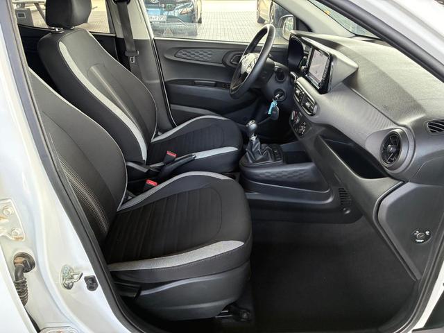 Hyundai i10 MPI 1.0 63PS Comfort / CarPlay Navi Kamera Tempomat Alu 15'' 