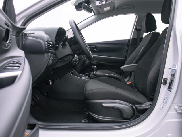 Hyundai i20 1.2 MPI 5MT Comfort / Navi PDC Hinten + Kamera Tempomat Alu 16'' 