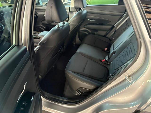 Hyundai TUCSON Comfort Plus 1.6 T-GDI 4WD 48V DCT / Matrix-LED Pano-Dach ACC Shz hi + vo Teilleder Alu 18" 