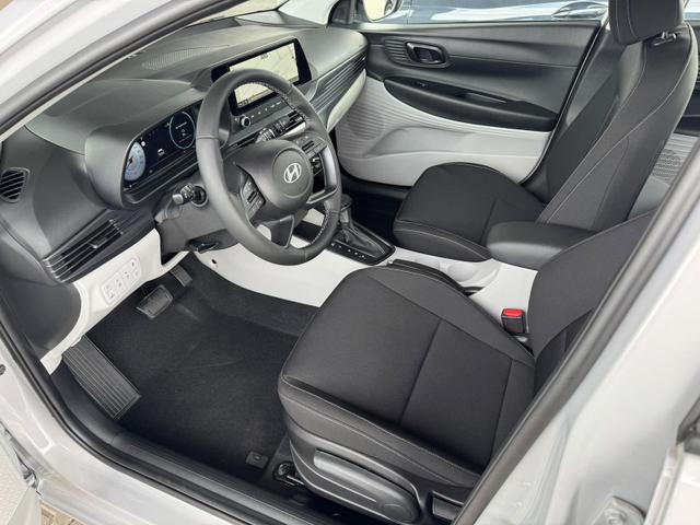 Hyundai i20 Smart 1.0 T-GDi 90PS 7DCT Automatik / Navi PDC H. mit Kamera SHZ Vorne ALU 16'' 