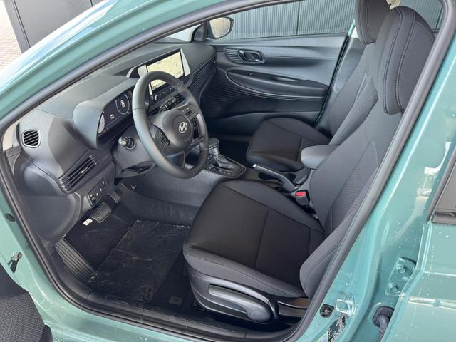 Hyundai i20 Smart 1.0 T-GDi 90PS 7DCT Automatik / Navi PDC H. mit Kamera SHZ Vorne ALU 16'' 