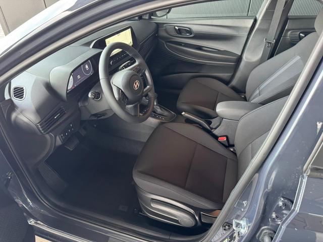 Hyundai i20 Go Plus! 1.0 T-GDI 90PS 7-DCT / Navi Spurhalteassistent /Tempomat Kamera Sitz + Lenkradheizung Alu 16'' 