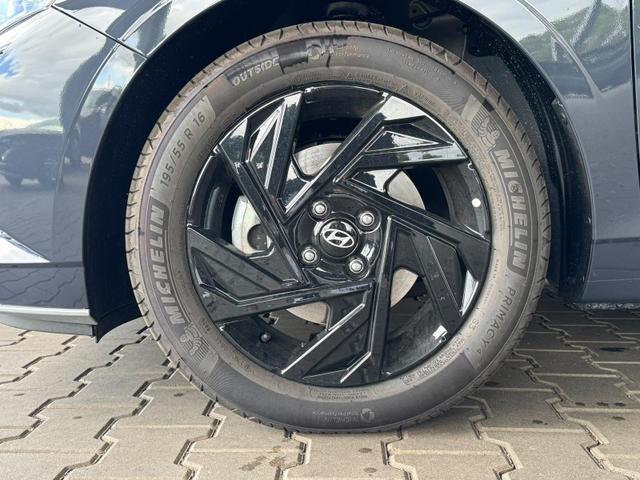 Hyundai i20 Go Plus! 1.0 T-GDI 90PS 7-DCT / Navi Spurhalteassistent /Tempomat Kamera Sitz + Lenkradheizung Alu 16'' 