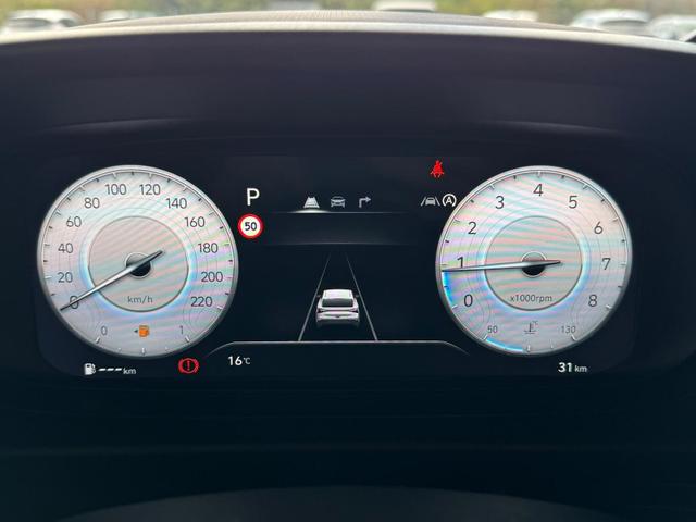 Hyundai i20 Go Plus! 1.0 T-GDI 90PS 7-DCT / Navi Spurhalteassistent /Tempomat Kamera Sitz + Lenkradheizung Alu 16'' 