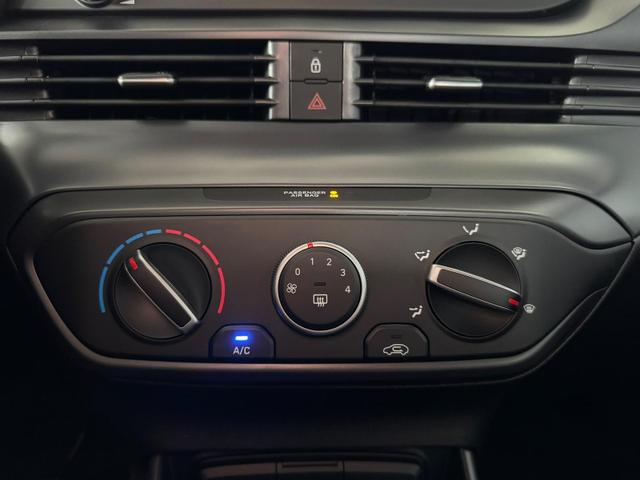 Hyundai i20 Go Plus! 1.0 T-GDI 90PS 7-DCT / Navi Spurhalteassistent /Tempomat Kamera Sitz + Lenkradheizung Alu 16'' 