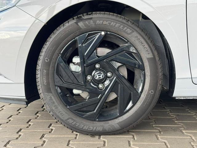 Hyundai i20 Go Plus! 1.0 T-GDI 90PS 7-DCT / Navi Spurhalteassistent /Tempomat Kamera Sitz + Lenkradheizung Alu 16'' 