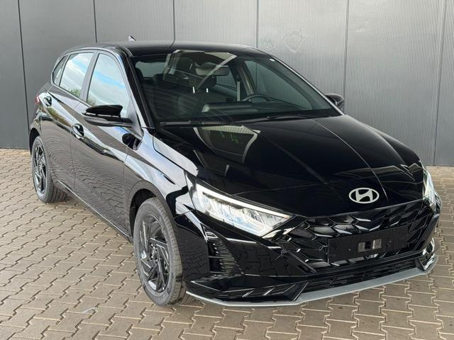 Hyundai i20 Go Plus! 1.0 T-GDI 90PS 7-DCT / Navi Spurhalteassistent /Tempomat Kamera Sitz + Lenkradheizung Alu 16'' 