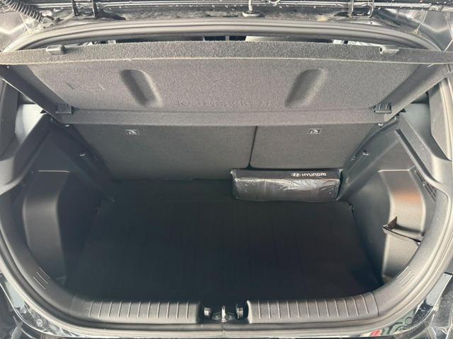 Hyundai i20 Go Plus! 1.0 T-GDI 90PS 7-DCT / Navi Spurhalteassistent /Tempomat Kamera Sitz + Lenkradheizung Alu 16'' 