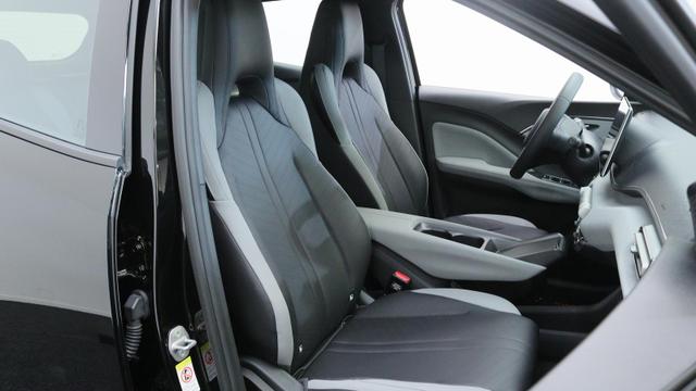 BYD Dolphin Surf Active 30 kWh / Navi ACC PDC H + Kamera Klimaautomatik 