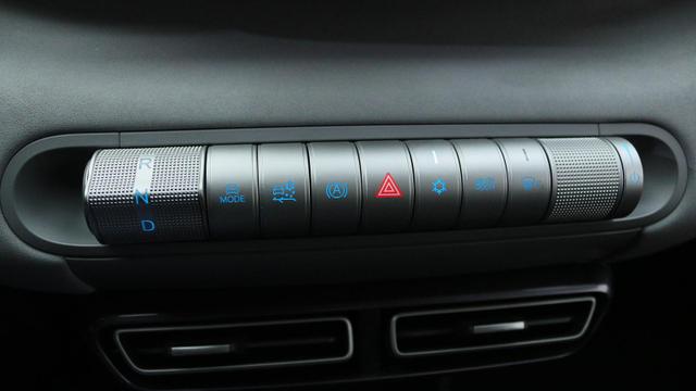 BYD Dolphin Surf Boost 43 kWh / Navi ACC Elektr. Sitze V. PDC H + Kamera Klimaautomatik 