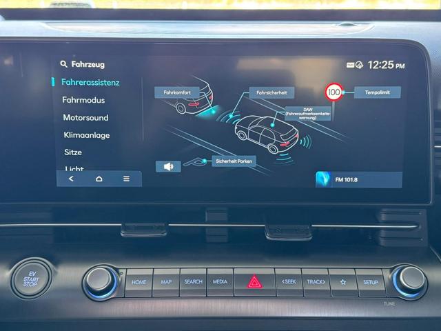 Hyundai KONA Elektro Prestige Line 64,8 kWh / Head-up Bose-Sound 360 Grad Sitzheizung + Bel&uuml;ftung ACC Memory Totwinkel LED Alu 17'' 