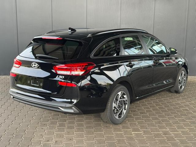 Hyundai i30 Kombi Comfort Line 1.6 T-GDI 2WD 7-DCT AT / Tempomat Kamera PDC vorne + hinten Sitz Lenkradheizung LED Alu 16'' 