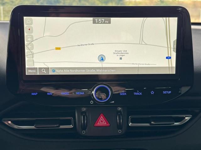 Hyundai i30 Kombi Comfort Line 1.6 T-GDI 2WD 7-DCT AT / Tempomat Kamera PDC vorne + hinten Sitz Lenkradheizung LED Alu 16'' 