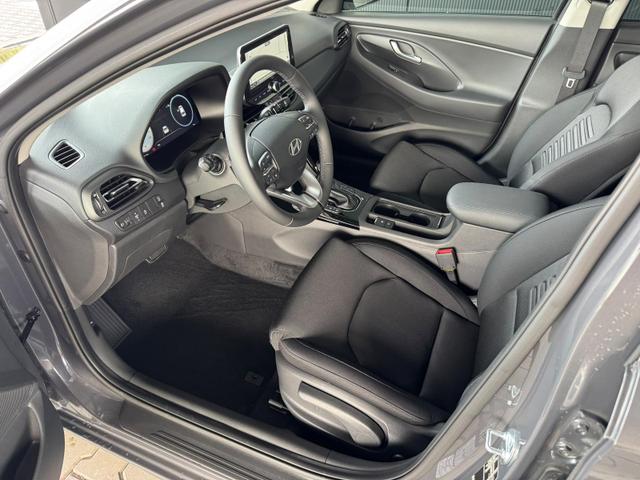 Hyundai i30 Kombi Comfort Line 1.6 T-GDI 2WD 7-DCT AT / Tempomat Kamera PDC vorne + hinten Sitz Lenkradheizung LED Alu 16'' 
