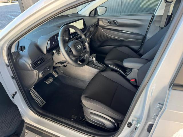 Hyundai BAYON Comfort Plus 1.0 T-GDI 7-DCT AT / Tempomat Kamera Sitz + Lenkradheizung Navi Alu 16'' 