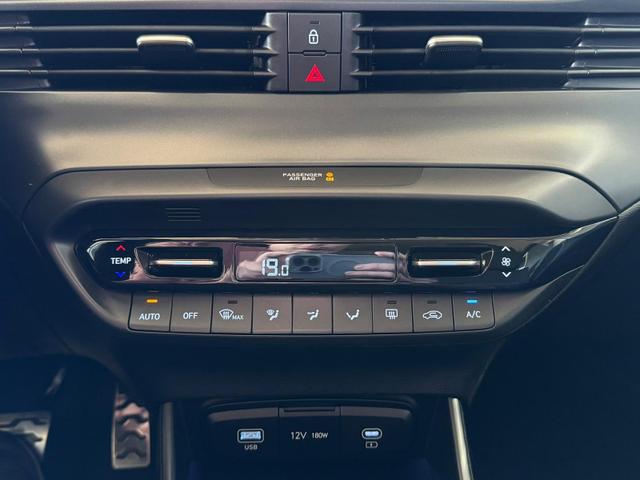 Hyundai BAYON Comfort Plus 1.0 T-GDI 7-DCT AT / Tempomat Kamera Sitz + Lenkradheizung Navi Alu 16'' 
