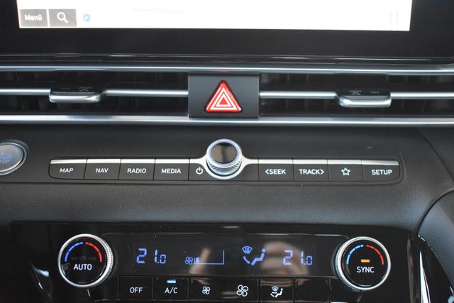 Elantra 1.6 Automatik CVT 122PS / Soundsystem Bose PDC V+H.m.Kamera Klimaautom. Carplay Navi Schiebedach Keyless ALU17 LED 