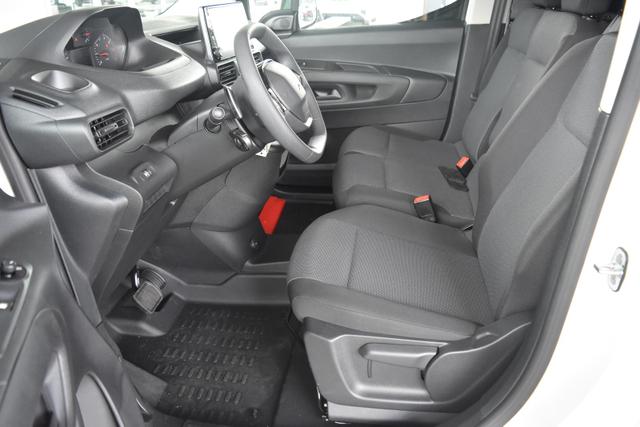 Partner Kastenwagen L1 Furgon 1.2 Automatik Premium 131 PS / 3- Sitze Navi Carplay PDC V+H. Nebel 