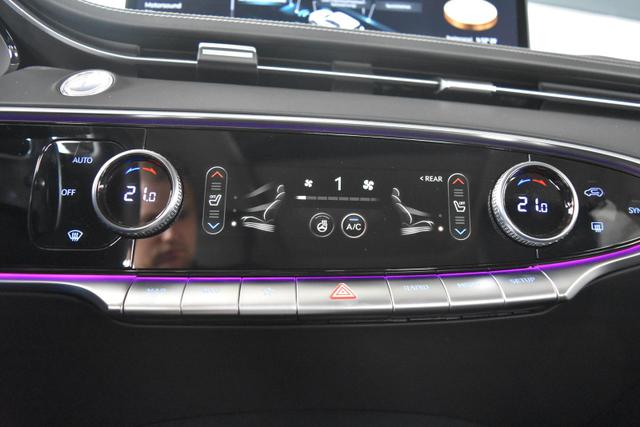 GV70 Luxury 2.5T AWD 