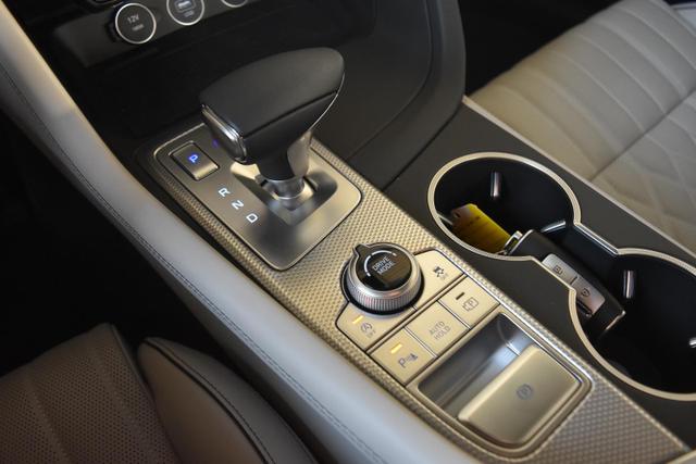 G70 2.0T 4WD Luxury Automatik / Head-up Soundsystem Navi 360 Kamera Leder Heckkl. elektr./ ALU18 LED 