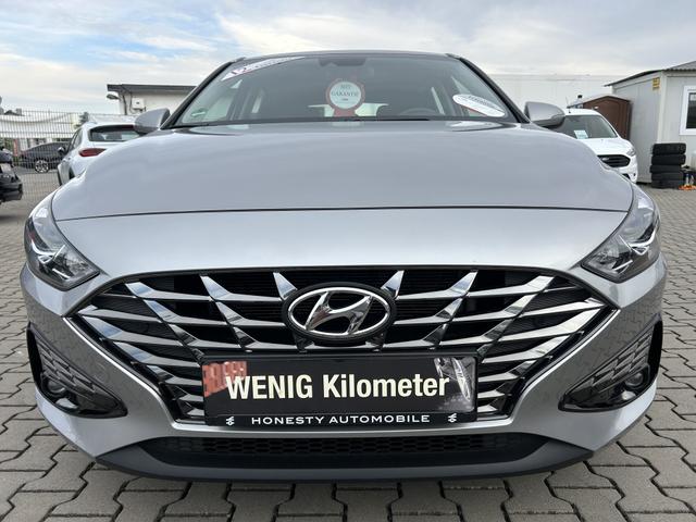 Hyundai i30 1.0 T-GDI Trend Mild-Hybrid*GARANTIE*EURO 6*REIFENDRUCK-START/STOP AUTOMATIK*RÜCKFAHRKAMERA*APPLE-CAR-PLAY*ANDROID AUTO*SPURHALTEASSISTENT*FREISREPCHEINRICHTUNG*TEMPOMAT*USB*AUX-IN*6 GANG*SITZHEIZUNG*DRIVE MODE*LENKRAD BEHEIZBAR*ABS*ESC*DAB*OPF* 
