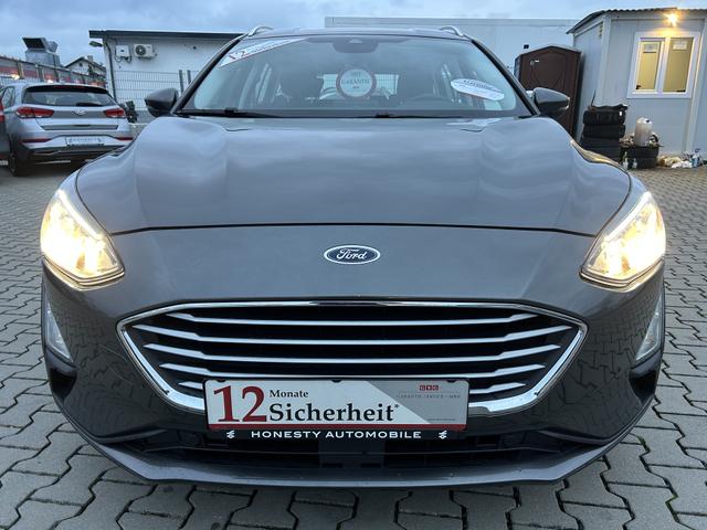 Ford Focus Turnier 1.5 EcoBlue Cool&Connect S/S*GARANTIE*START/STOP AUTOMATIK*USB*6 GANG*NAVIGATION*ABS*LENRAD LEDER*MULTIFUNKTIONSLENKRAD*SERVOLENKUNG ELEKTR*SCHEINWERFER-ASSISTENT MIT TAG-/NACHTSENSOR*ASR*AD-BLUE*NOTBREMS-ASSISTENT*DACHRELING ALUMINIUM*BERGANFAHR-AS 